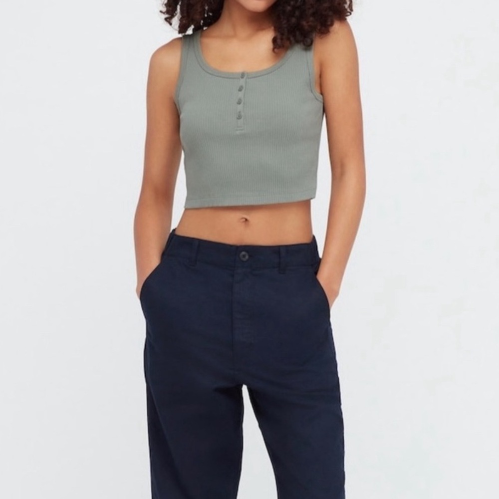 SOLD UNIQLO Ribbed Cropped Henley Neck Tank Top Green SIZE Small NWT
